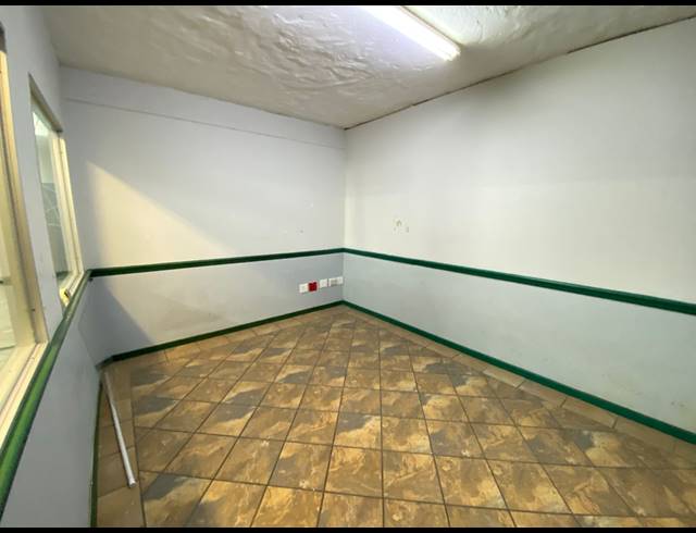 1,020M² BUILDING TO LET IN GEORGE CENTRAL